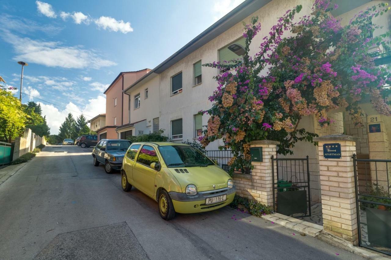 Apartments Perka Near Beach Pula Exterior photo