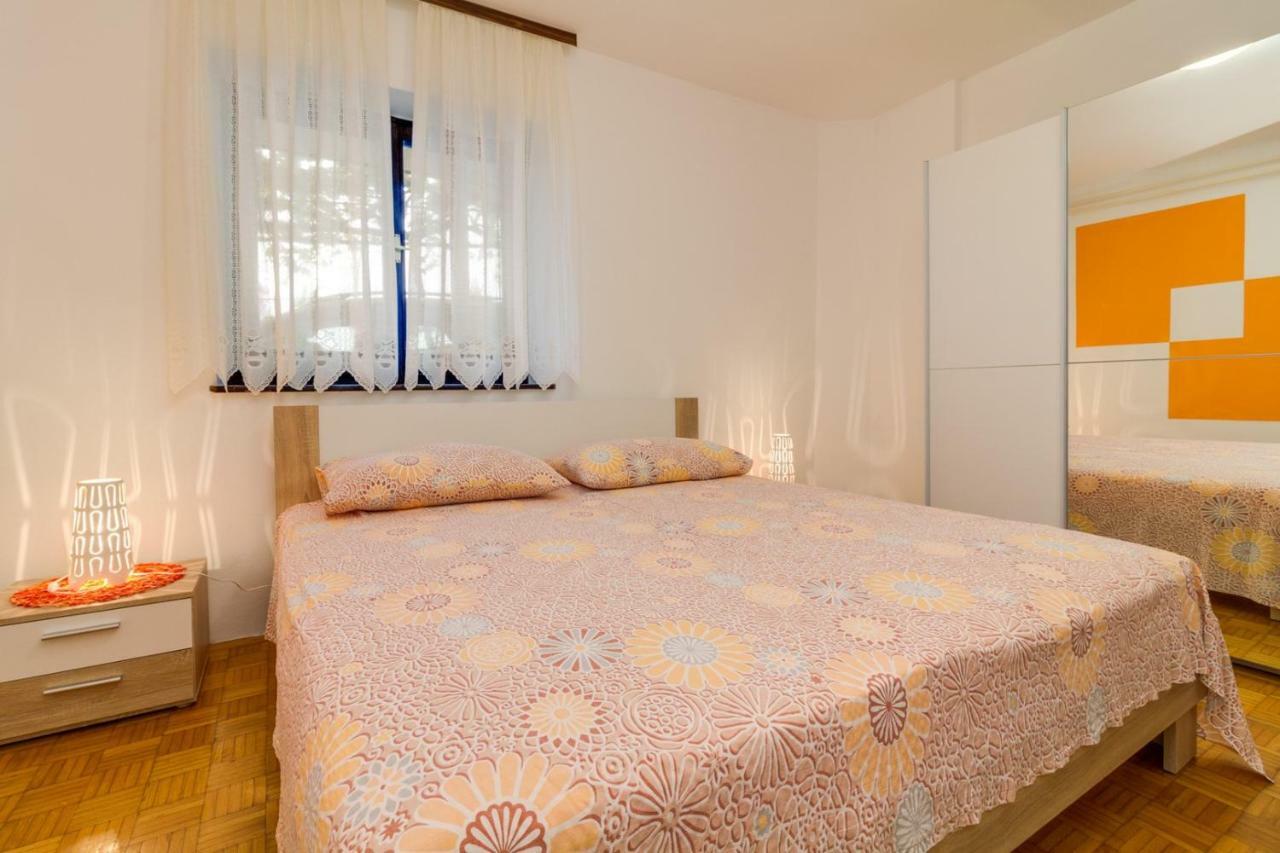 Apartments Perka Near Beach Pula Exterior photo