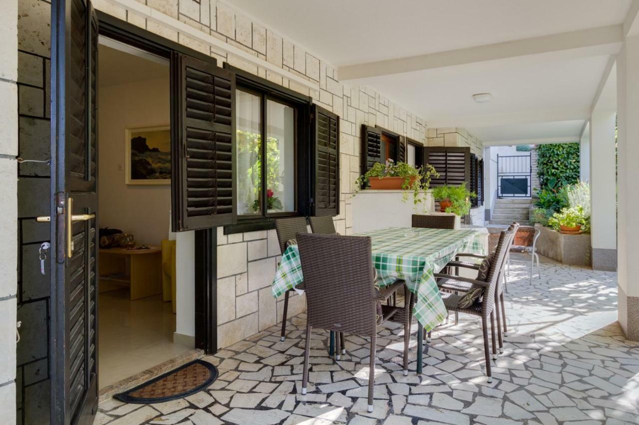 Apartments Perka Near Beach Pula Exterior photo