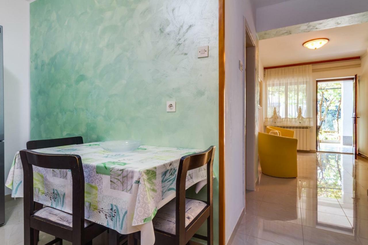 Apartments Perka Near Beach Pula Exterior photo